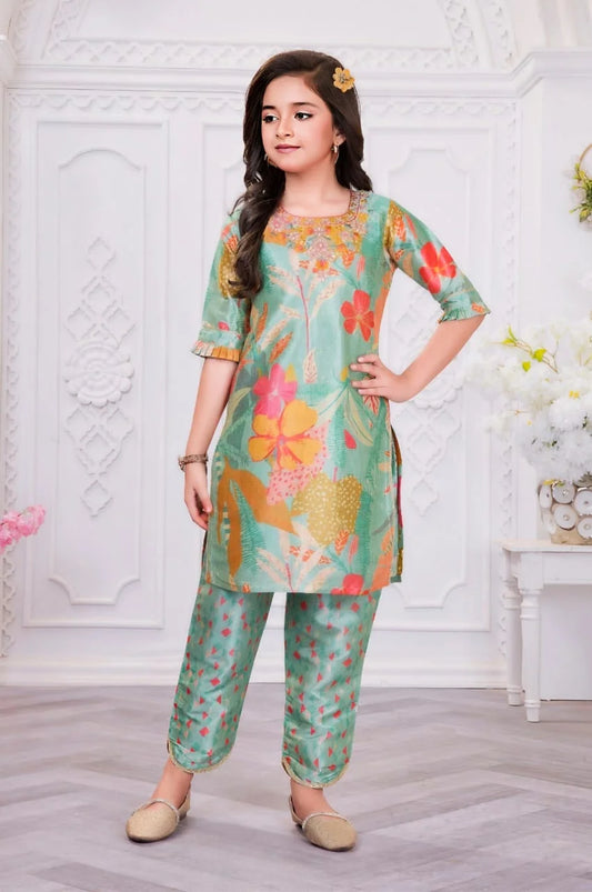 Girls Green Colour Kurti Pent