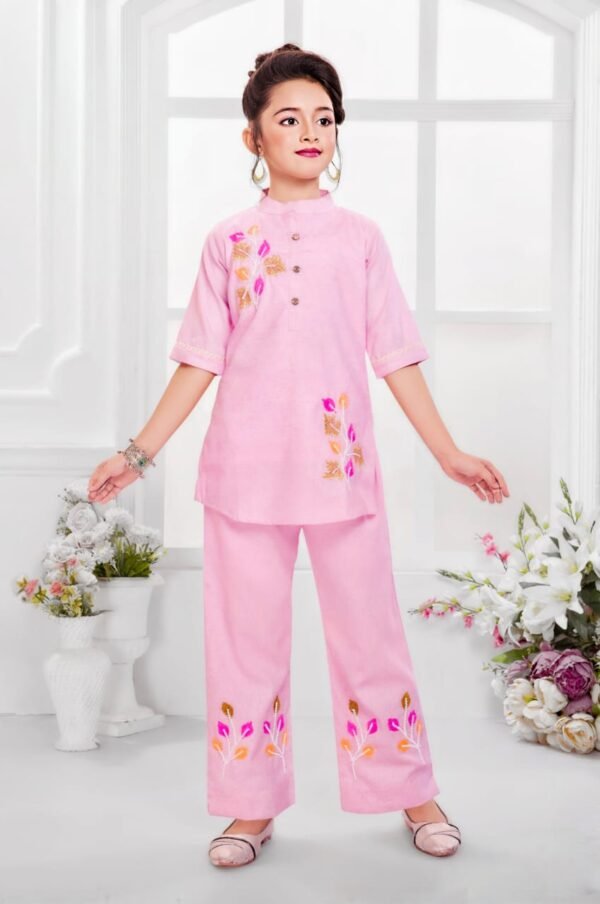 Girls Pink Colour Kurti Pent