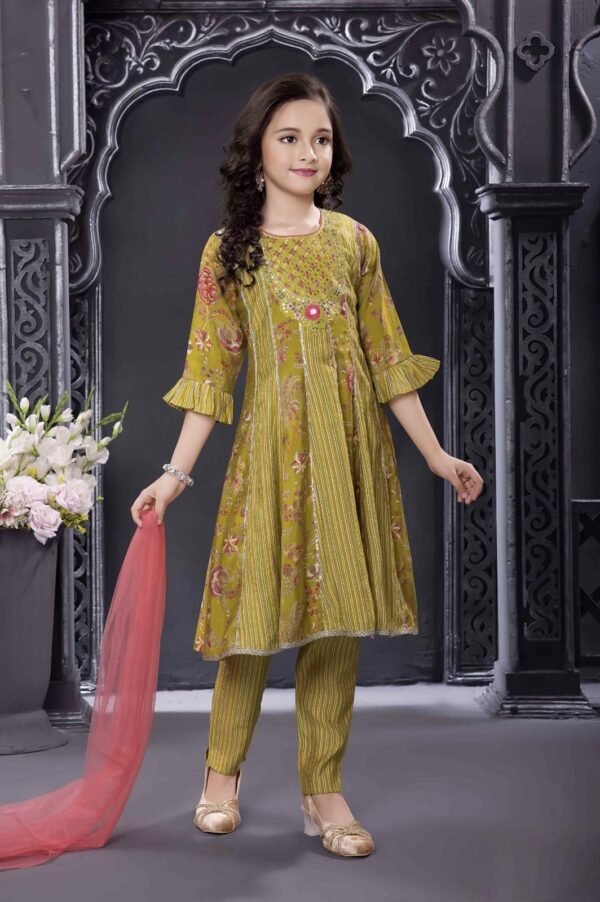 Girls Green Colour Pent